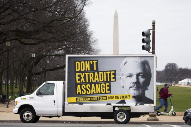 Wikileaks: AI pede a EUA que retirem acusações a Assange e a Londres que evite extraditá-lo