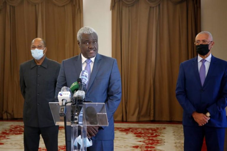 Sudão: União Africana pede “retoma imediata” do diálogo entre militares e civis