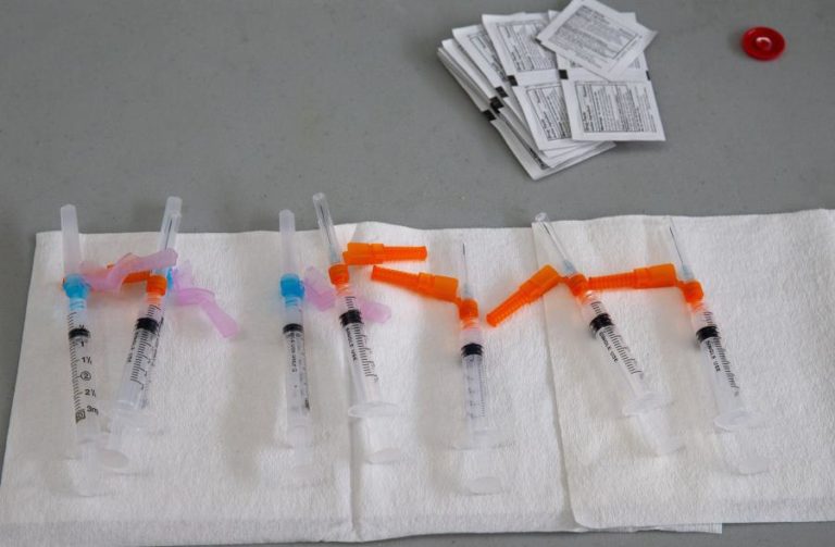 Covid-19: Moçambique recebe mais de 320 mil doses de vacinas da Noruega e Bélgica