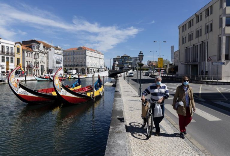 Polis Ria de Aveiro iniciou balizagem e sinalização dos canais de navegação