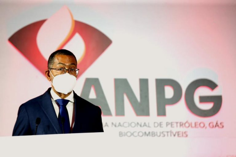 Ministro angolano exorta cooperativas de diamantes ao cumprimento da lei