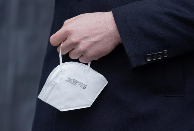 Covid-19: Organizadores deixam de ter de disponibilizar máscaras nos recintos desportivos