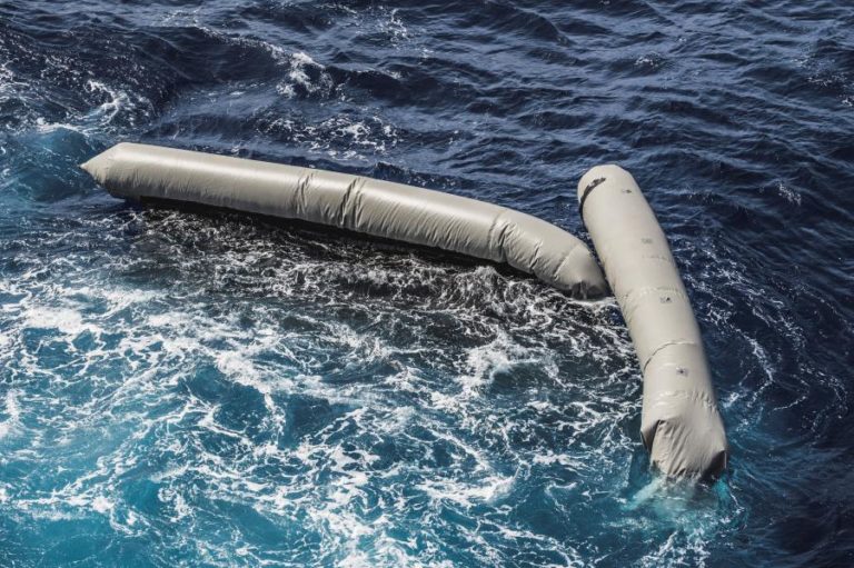 Operação de salvamento em curso após naufrágio de barco com 27 migrantes a bordo