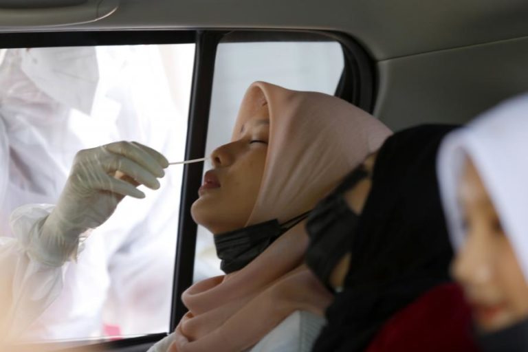 Covid-19: Balanço indica 4.960.994 mortes desde o início da pandemia