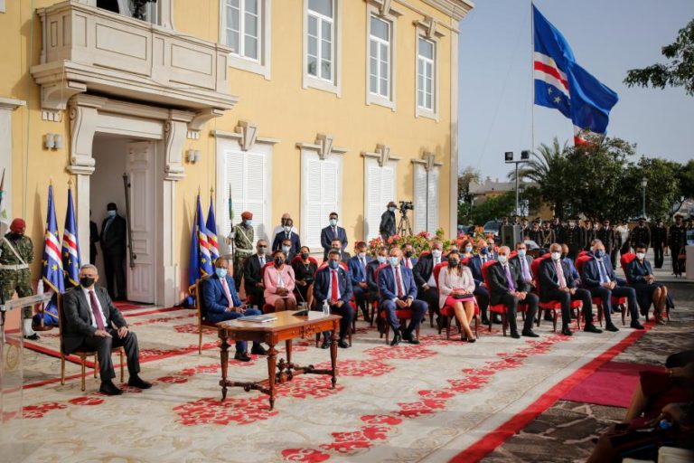 PM de Cabo Verde quer mais microprodução de energia renovável para baixar custos