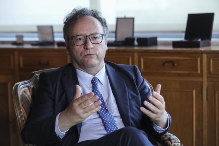 Presidente do CES vai intervir para impedir que patrões suspendam participação na concertação social