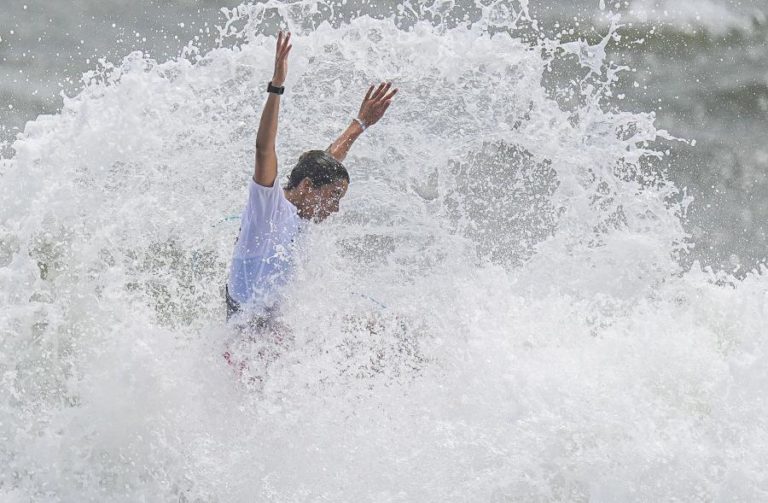Ericeira sem surfistas portugueses após eliminação de Teresa Bonvalot