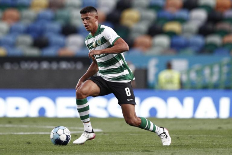 Matheus Nunes renova com o Sporting até 2026