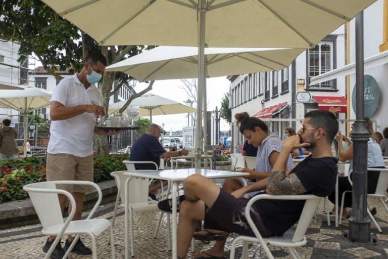 Viagens de residentes com subida homóloga de 83,9% no 2.º trimestre, mas abaixo de 2019