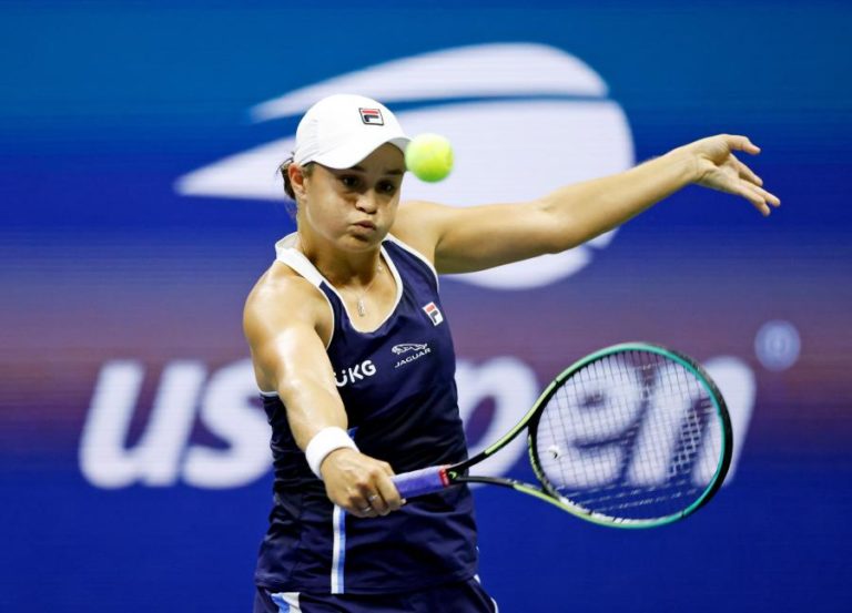 Tenista Ashleigh Barty termina época e falha defesa do título nas WTA Finals