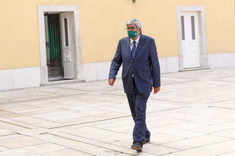OE2022: Ferro vai reunir-se hoje com líderes parlamentares sobre trabalhos da AR