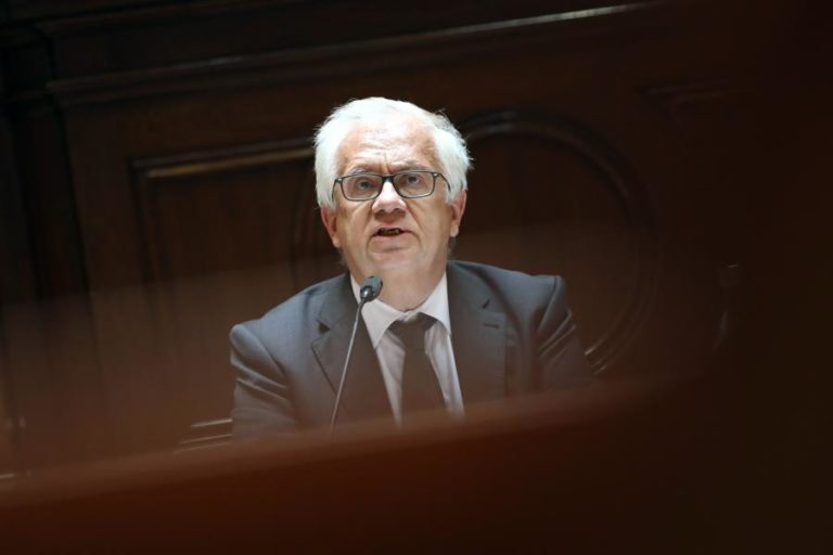Parlamento aprova audição de Cabrita sobre dívidas do SEF ao acolhimento de refugiados