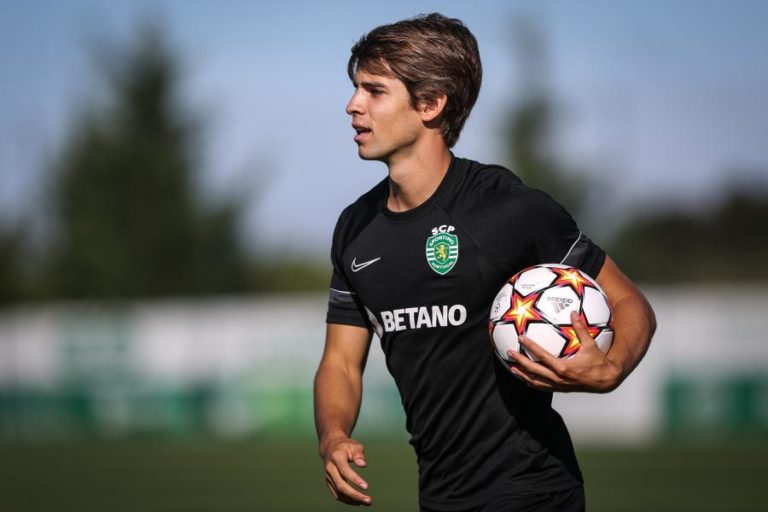 Daniel Bragança renova contrato com o Sporting até 2025