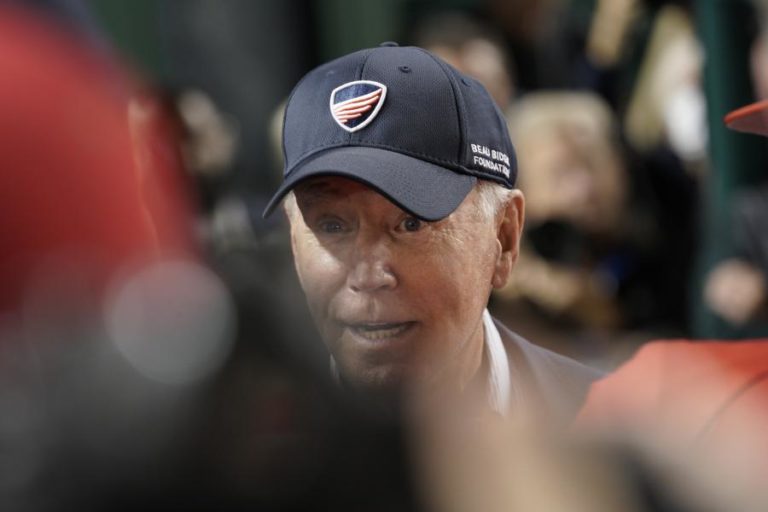 Biden insta republicanos a apoiarem suspensão do limite da dívida