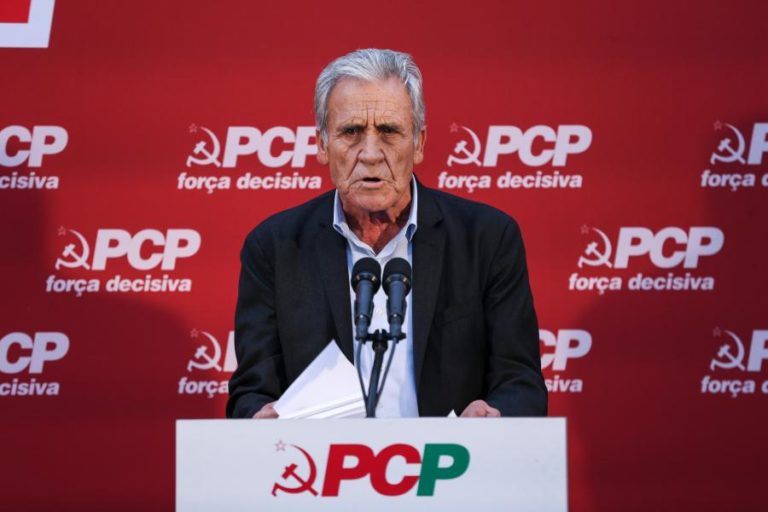 PCP exige apuramento de responsabilidades de ex-governantes envolvidos nos “Pandora Papers”