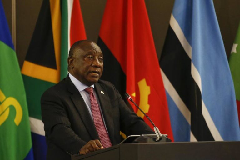 África do Sul destaca 10.000 soldados para aumentar segurança nas eleições locais