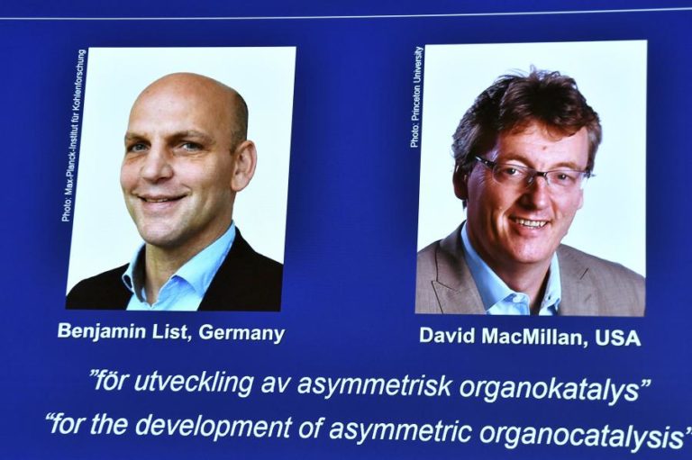 Prémio Nobel da Química 2021 para cientistas responsáveis por ferramenta que cria moléculas