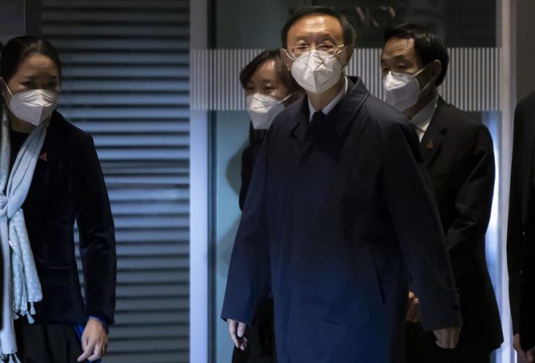 Pequim classifica como “construtivo” encontro China — Estados Unidos, na Suíça