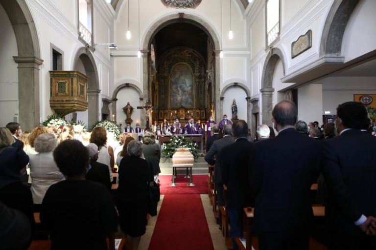 Óbito/Feytor-Pinto: Centenas encheram igreja do Campo Grande para última homenagem