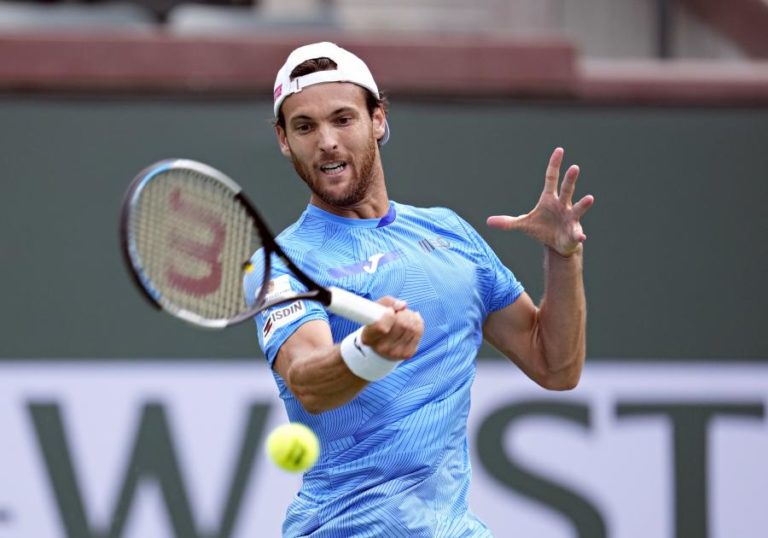 João Sousa apura-se para a segunda ronda do ‘challenger’ de Brest