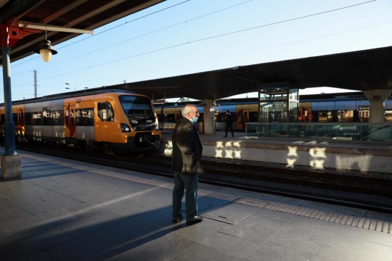 CP repõe ligação Porto-Vigo a 100% no domingo