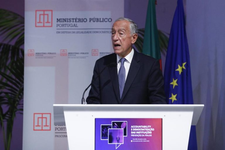 Marcelo defende que é preciso ir mais longe nas leis e nos meios contra a corrupção