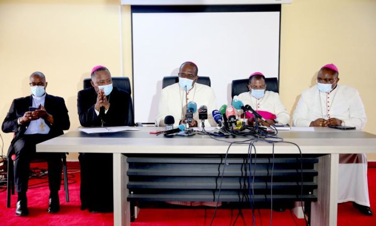 Bispos angolanos alertam para “perda de confiança” na justiça por “interferência política”