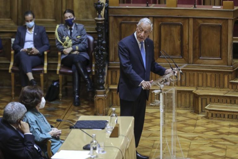 PR avisa que “passado se pode repetir” e pede democracia com “resultados efetivos”