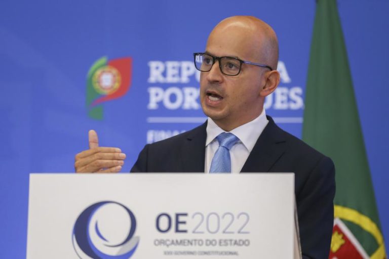 OE2022: Governo espera défice abaixo dos 3% em 2023