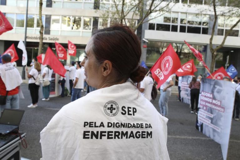 Enfermeiros desmarcam greve convocada para 03 e 04 de novembro