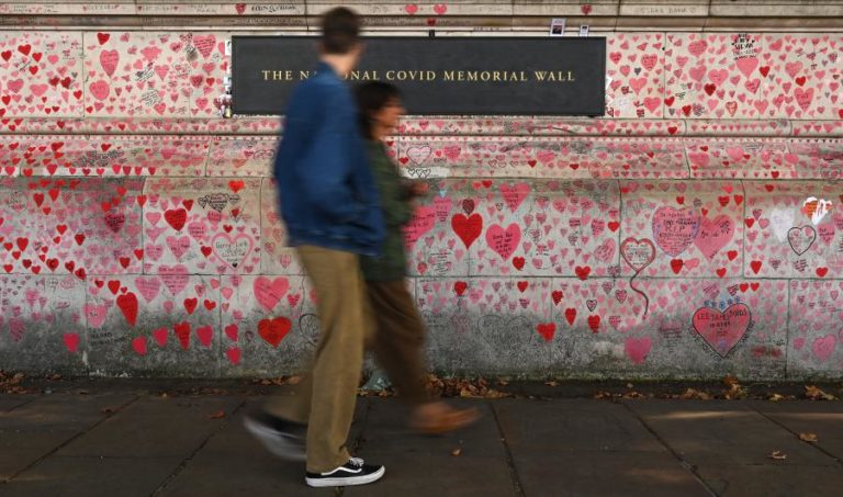 Covid-19: Reino Unido ultrapassa 50.000 casos diários pela primeira vez em três meses