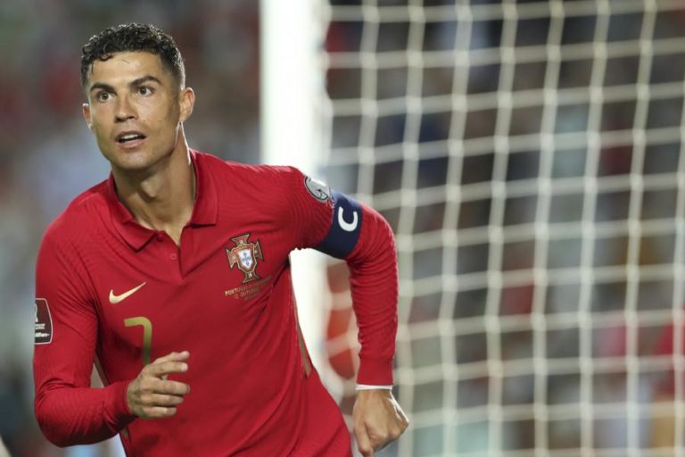 Ronaldo ultrapassa 800 golos como profissional com ‘hat-trick’ ao Luxemburgo