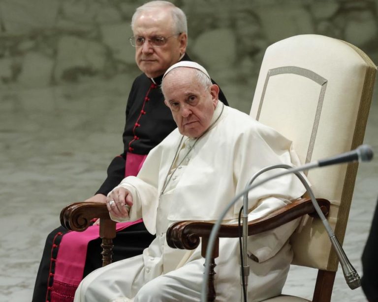 Papa admite erros da evangelização ao impor um único modelo cultural