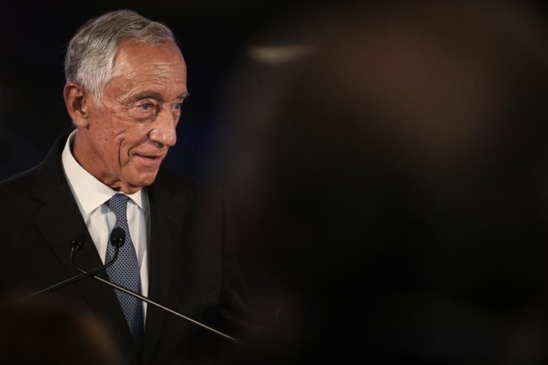 É importante os partidos serem fortes, o Presidente deve estar acima — Marcelo