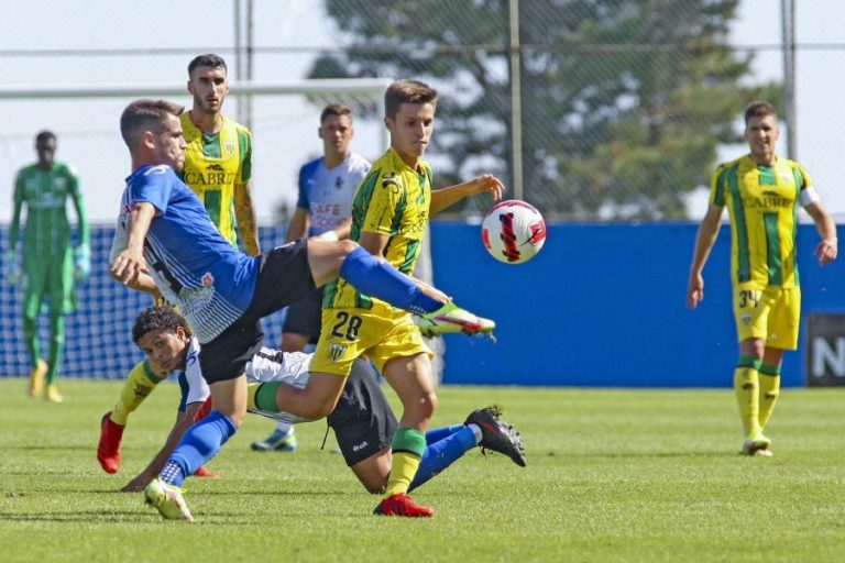Tondela treme na Madeira mas segue na Taça de Portugal