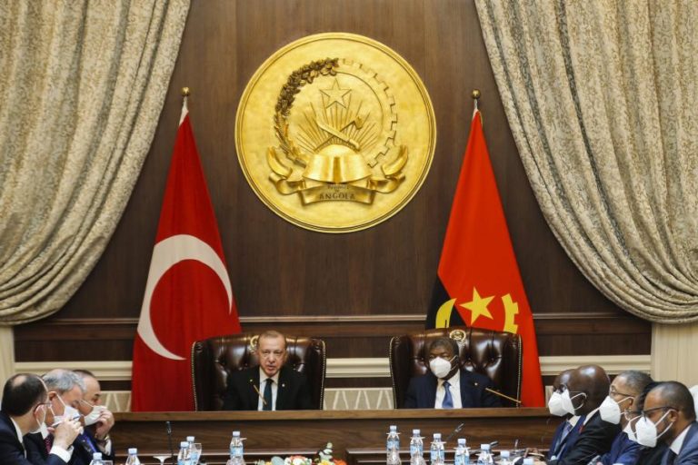 Presidente turco defende aproximação a África para um mundo mais justo