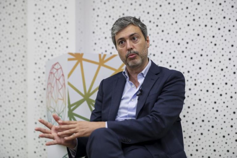 Covid-19: Linha de Aconselhamento Psicológico recebeu 112 mil chamadas