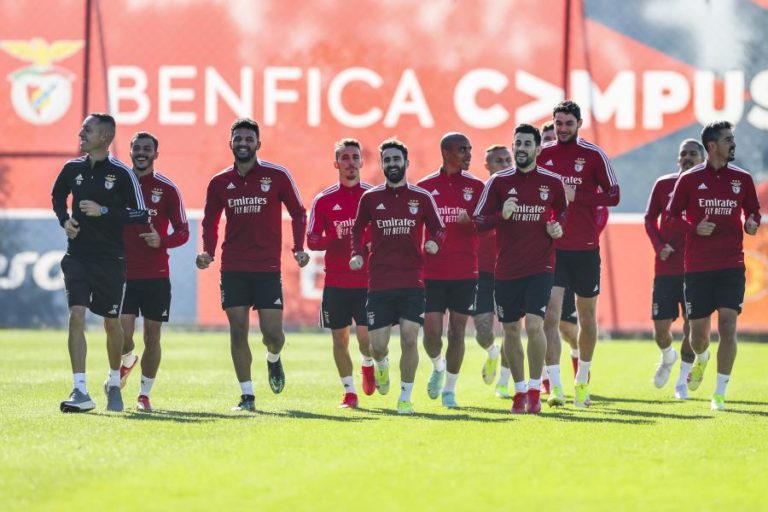 Benfica recebe Bayern Munique com a liderança do grupo em disputa
