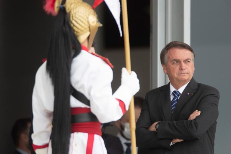 Covid-19: Relatório sobre a pandemia no Brasil  pede que Bolsonaro seja indiciado por 10 crimes