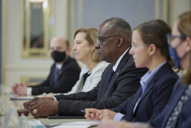 Estados Unidos informam aliados sobre os planos de rever o seu arsenal nuclear