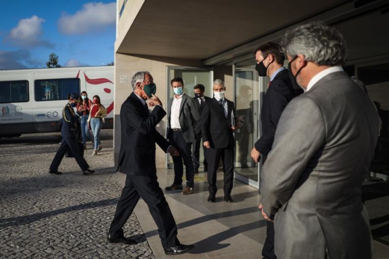 Presidente alerta que chumbo de orçamento criaria “mais um problema”