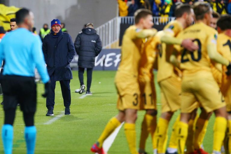 Mourinho sofreu pela primeira vez seis golos como treinador, ao jogo 1.008
