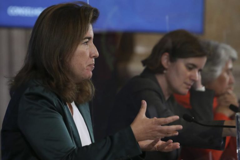 Governo impõe trabalho permanente a contratos com o Estado superiores a 12 meses
