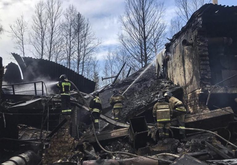 Balanço de fogo em fábrica de explosivos no oeste da Rússia sobe para 16 mortos