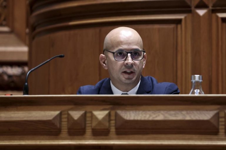 OE2022: Medidas para atenuar preços dos combustíveis ascendem a 300 ME