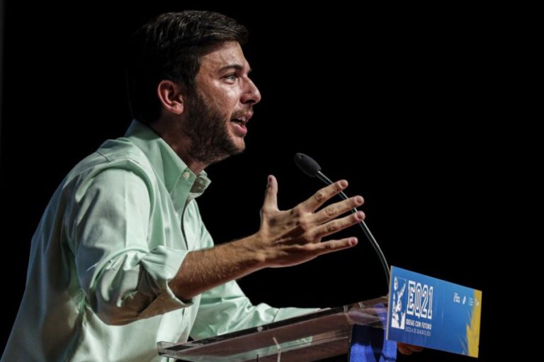 Líder do CDS-PP pede respeito pelas tradições militares