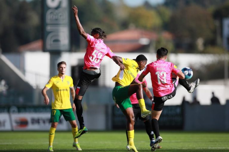 Paços de Ferreira e Arouca empatam 0-0 e prolongam ‘jejum’ de vitórias na I Liga