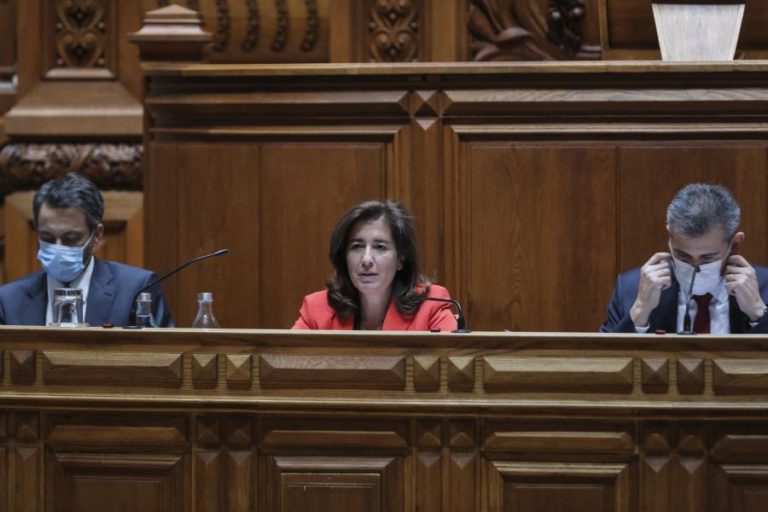 Governo disponível para suspender caducidade de convenções coletivas “sem limite de tempo”  – Ministra