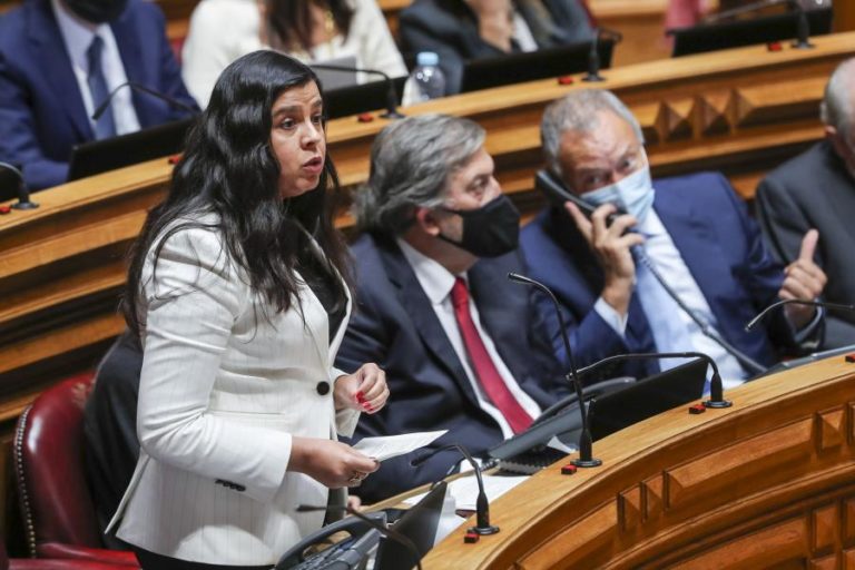 OE2022: Uns querem “construir muros”, o PAN quer “construir pontes” – Inês Sousa Real
