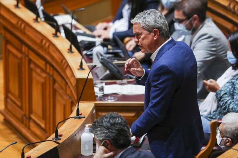 OE2022: Os assuntos vão passando de orçamento para orçamento e nada se resolve — PEV